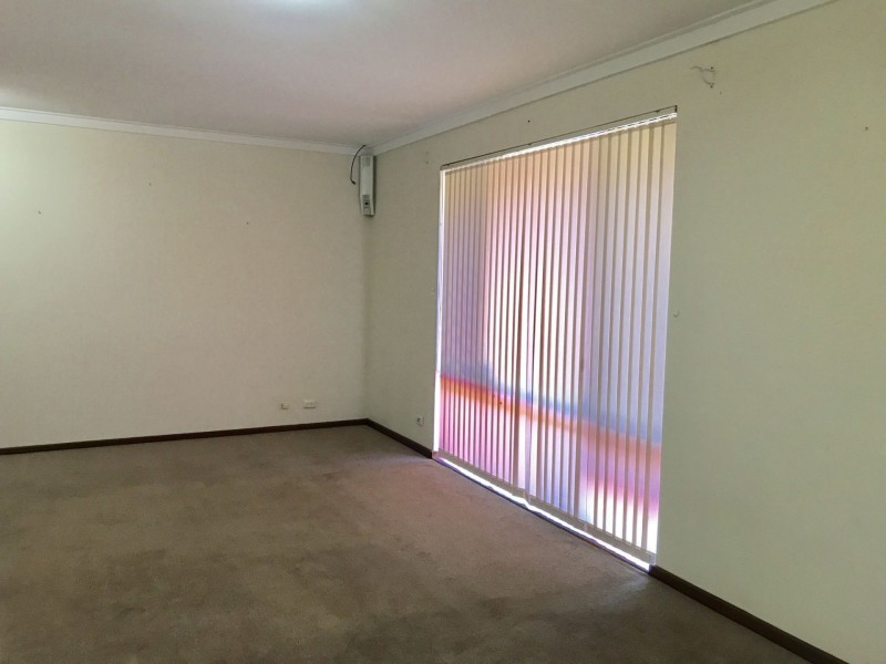 15 Ashburton Dr, Gosnells WA 6110