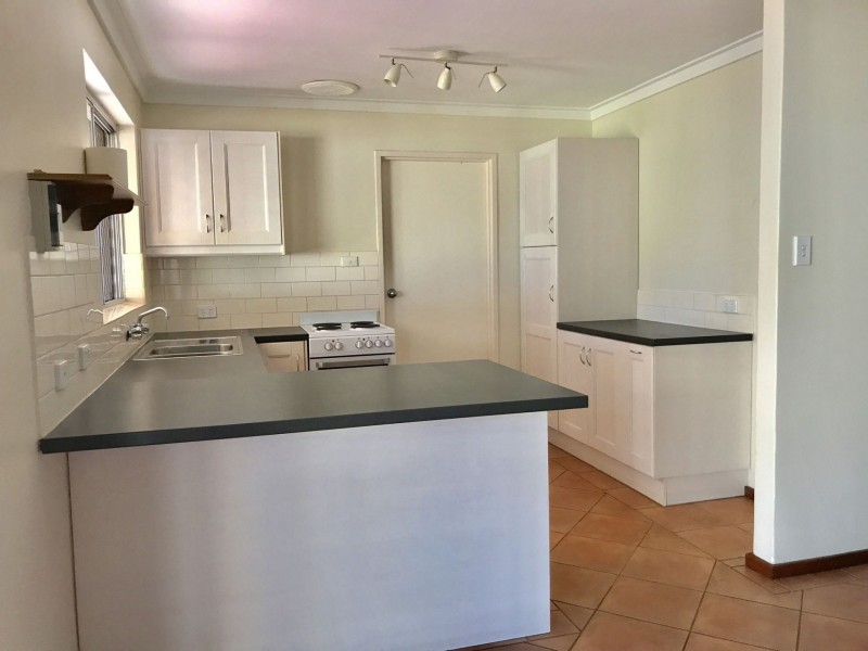 15 Ashburton Dr, Gosnells WA 6110