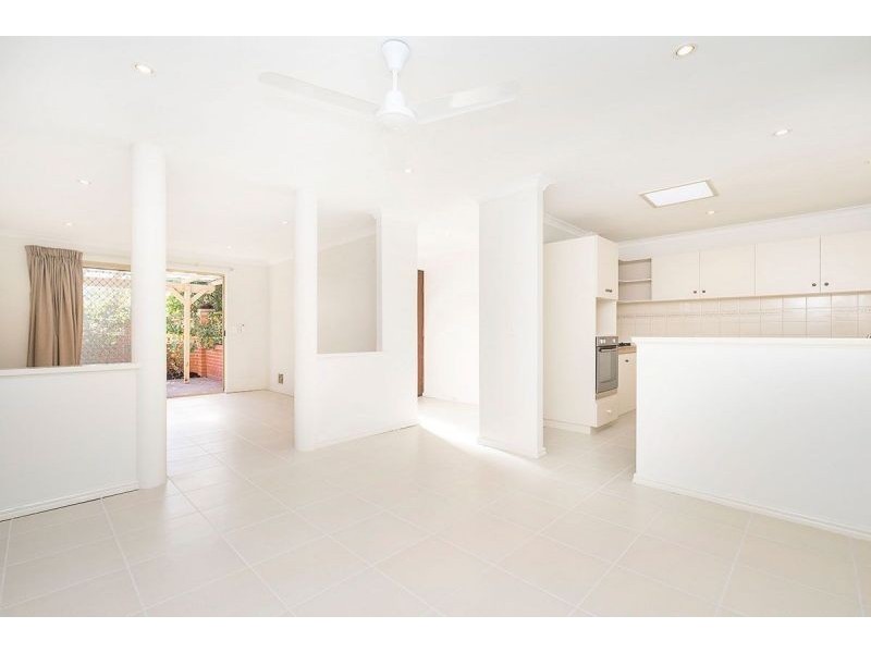1/12 Villiers St, Yokine WA 6060