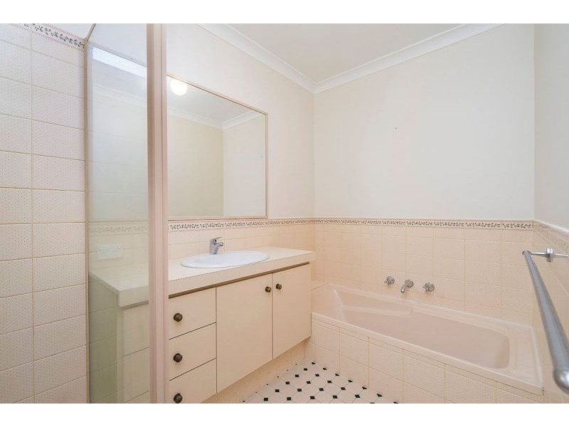 1/12 Villiers St, Yokine WA 6060