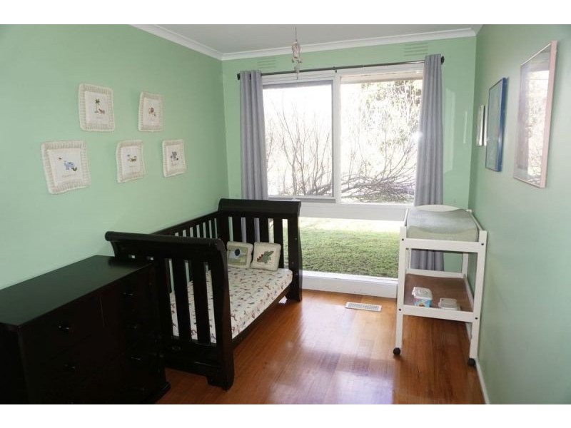 12 Carinza Ave, Altona Meadows VIC 3028