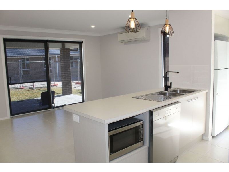 19 Apple St, Fern Bay NSW 2295