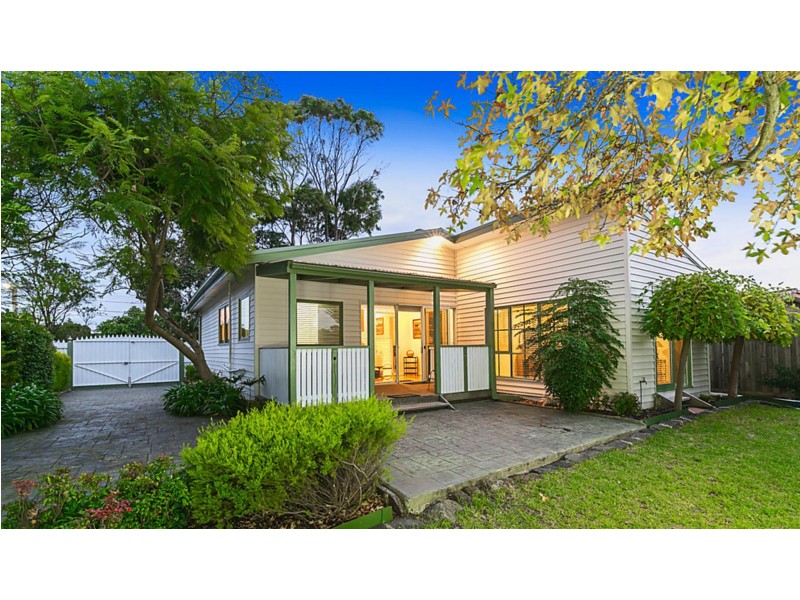 30 Larool Cres, Seaford VIC 3198