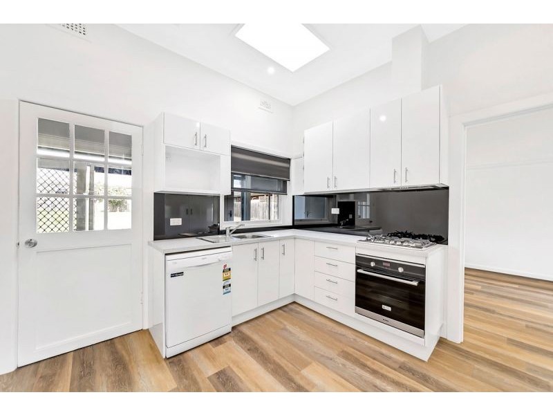 38 Centre Dandenong Rd, Cheltenham VIC 3192