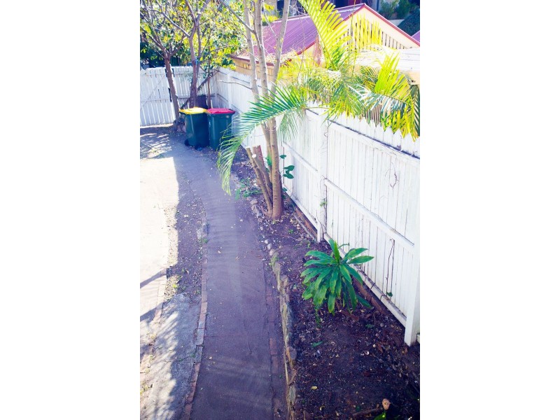 64 Berry St, Spring Hill QLD 4000