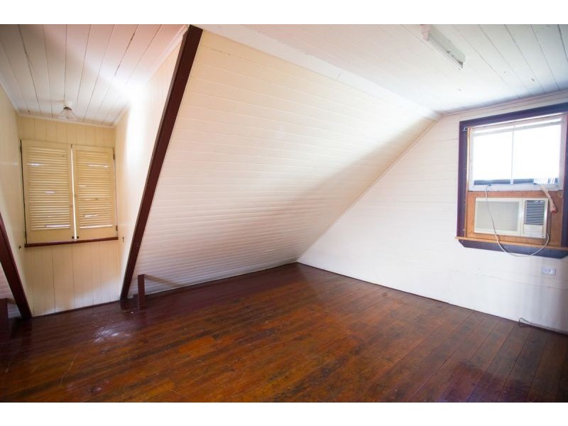 64 Berry St, Spring Hill QLD 4000