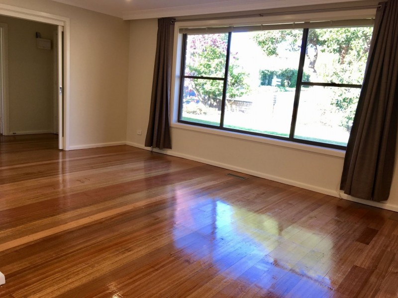 1/9 Louise Ave, Mont Albert VIC 3127