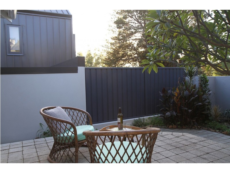 1 Wentworth St, Cottesloe WA 6011