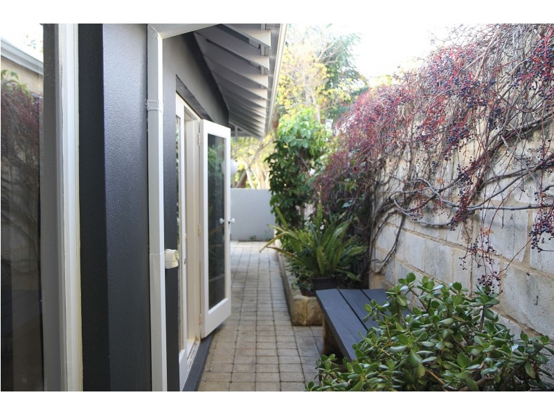 1 Wentworth St, Cottesloe WA 6011