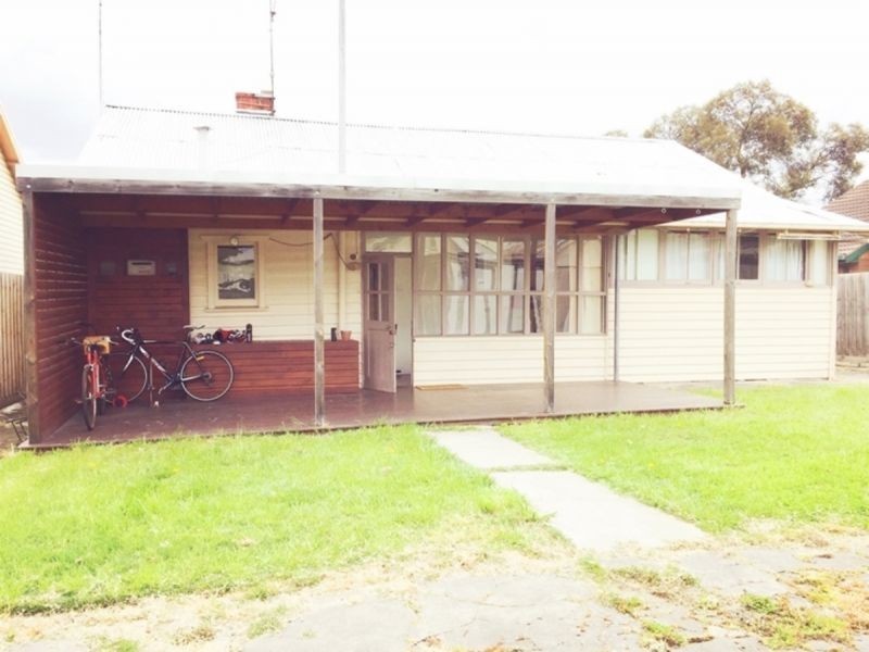 10 Peacock St, Brunswick West VIC 3055
