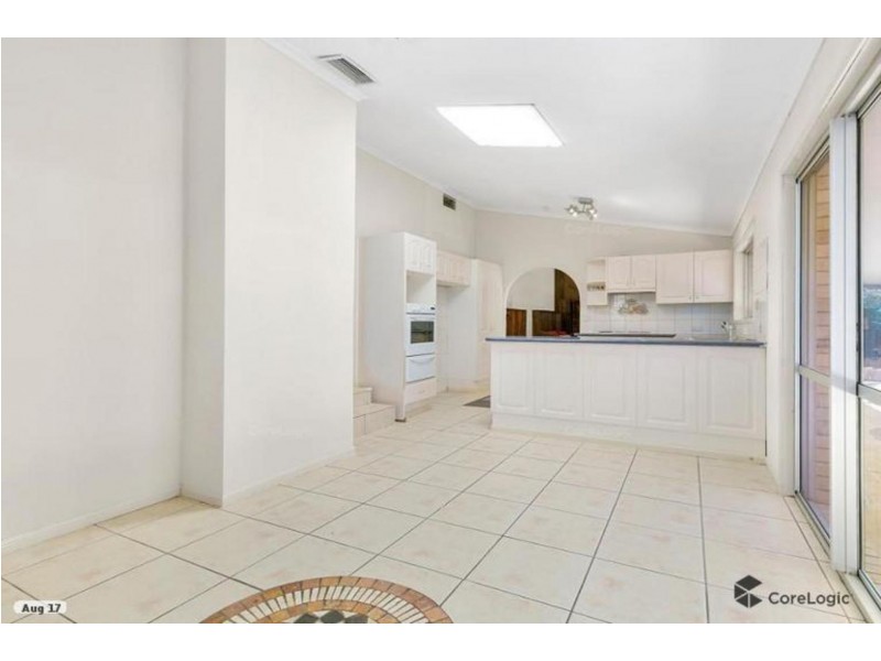 31 Tindle St, Redbank Plains QLD 4301