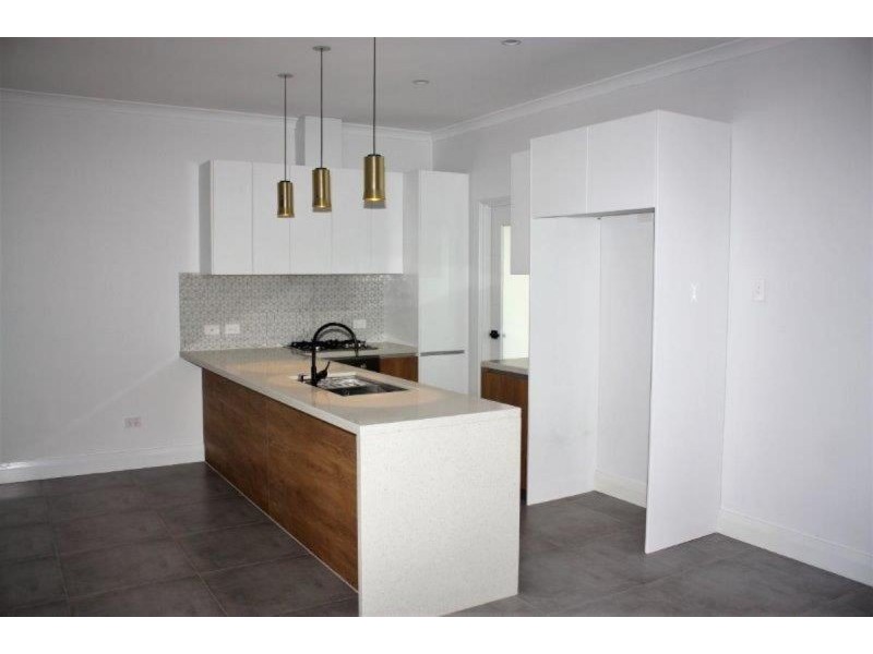 6 Nutley St, Westminster WA 6061