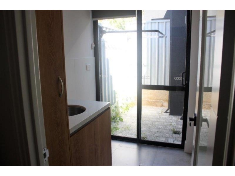 6 Nutley St, Westminster WA 6061