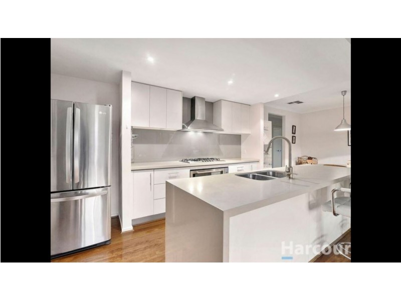 18 Shearwater Pl, Mernda VIC 3754