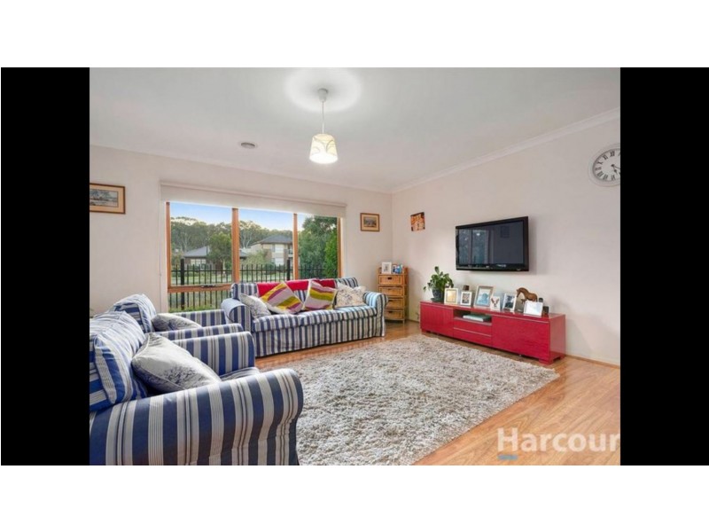 18 Shearwater Pl, Mernda VIC 3754