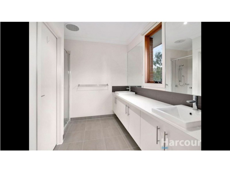 18 Shearwater Pl, Mernda VIC 3754