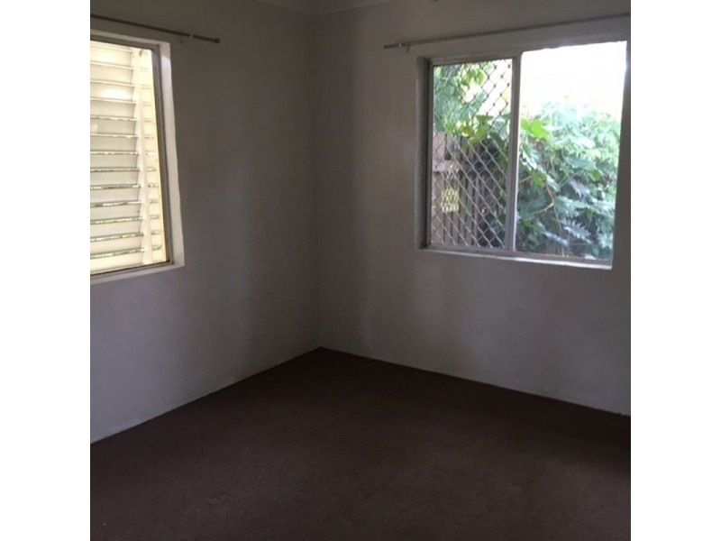 1/8 Boden St, Yorkeys Knob QLD 4878