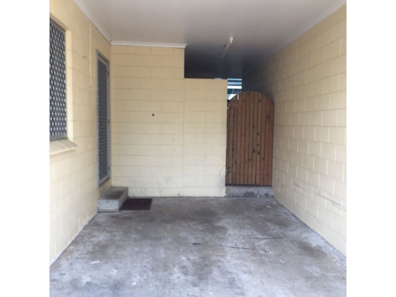 1/8 Boden St, Yorkeys Knob QLD 4878