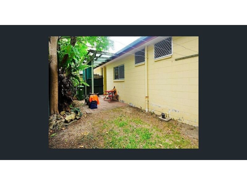 1/8 Boden St, Yorkeys Knob QLD 4878