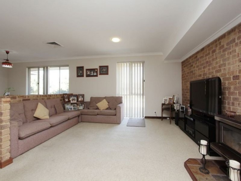 63 Akebia, Forrestfield WA 6058