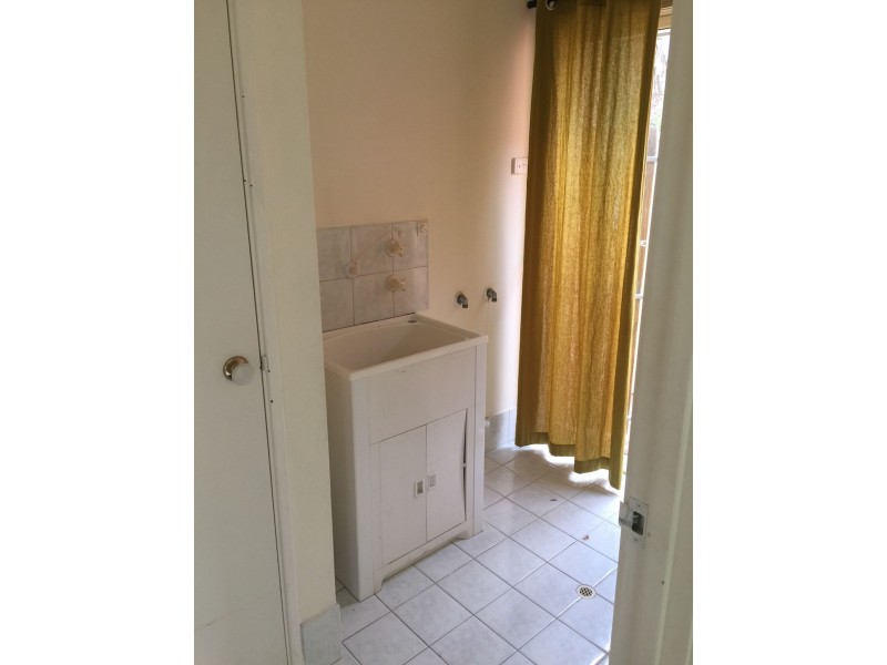 86a Central, Rossmoyne WA 6148