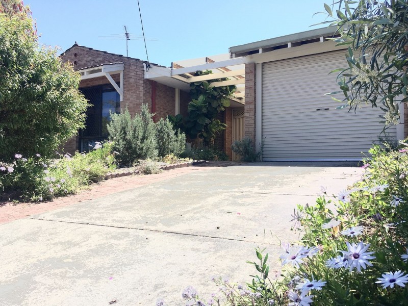 5 Hawk Pl, Craigie WA 6025