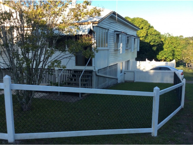 28 Nathan Tce, Yeerongpilly QLD 4105