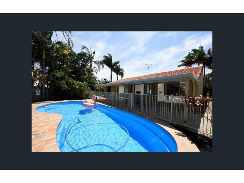 51 Poinsettia Ave, Mooloolaba QLD 4557