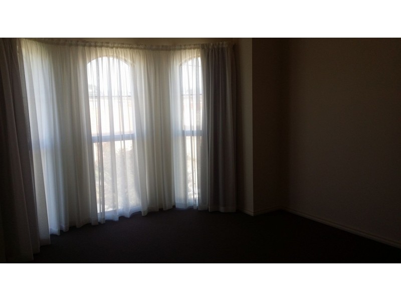 11 Thistle Ave, Flinders Park SA 5025