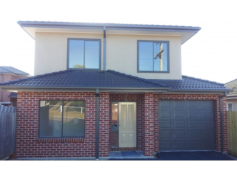 34 Fifth Ave, Rosebud VIC 3939