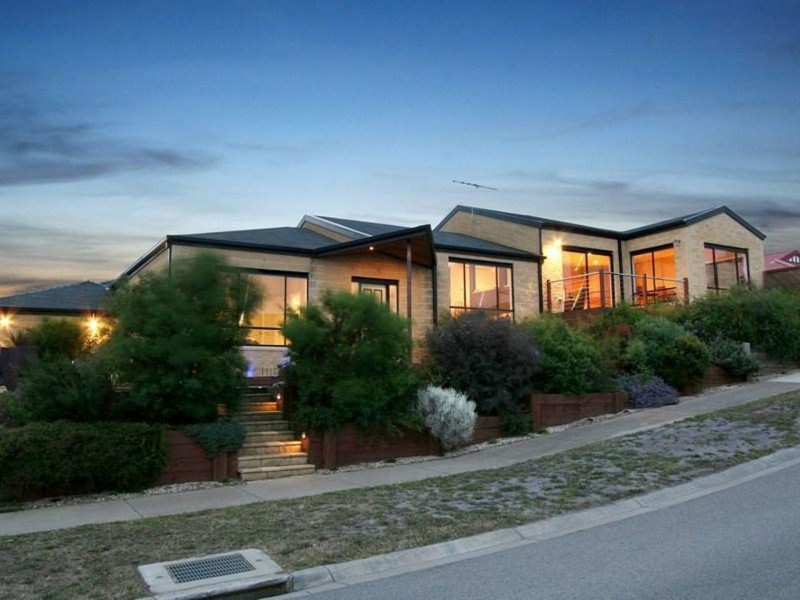 38 Bowman Dr, Mornington VIC 3931