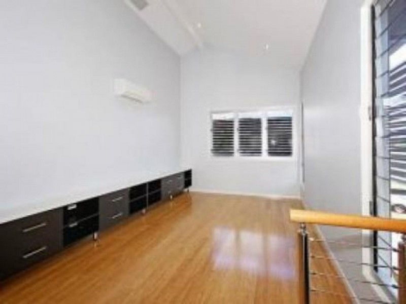 1/10 Highlands St, Albion QLD 4010