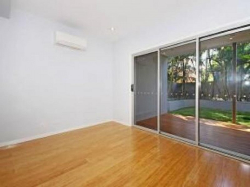 1/10 Highlands St, Albion QLD 4010