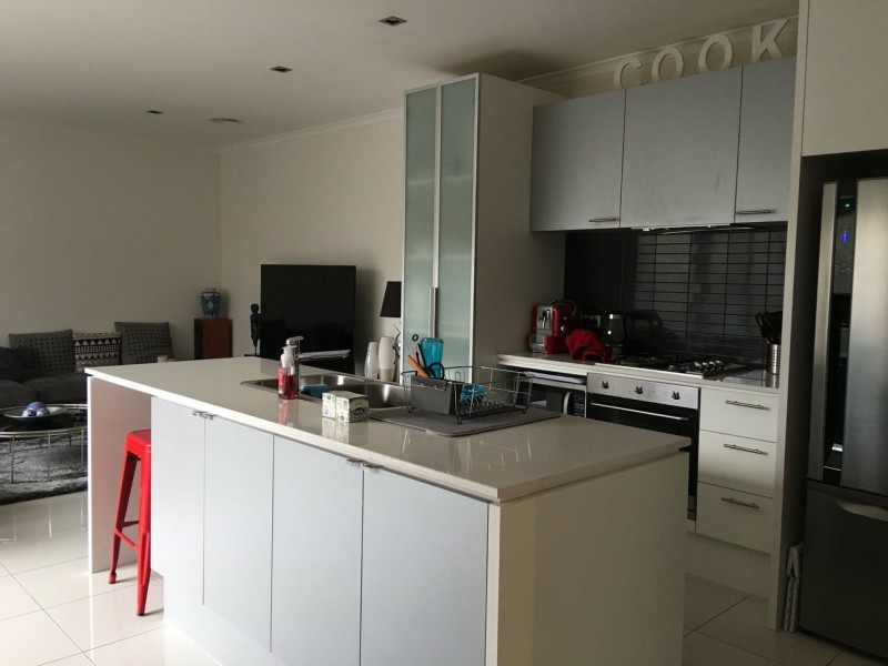 21 Waverley Park Dr, Mulgrave VIC 3170