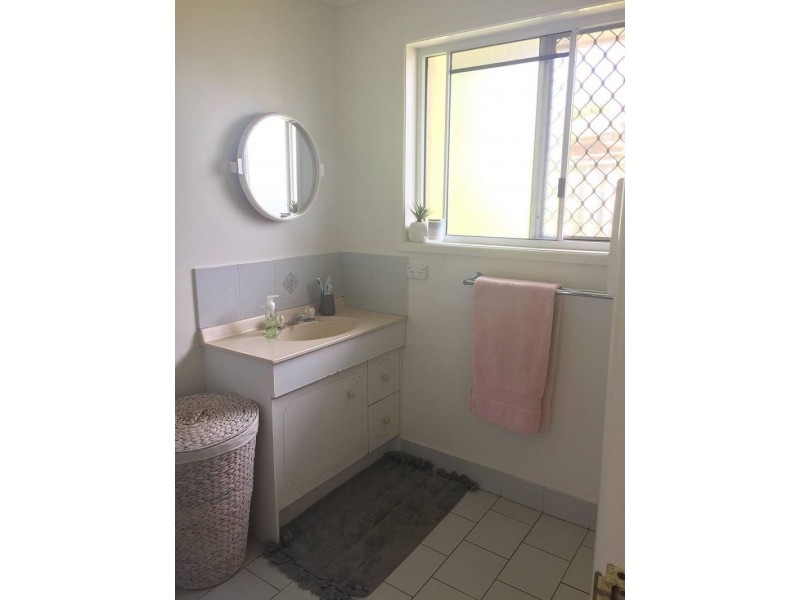 1/3 Quinlan Ct, Darling Heights QLD 4350