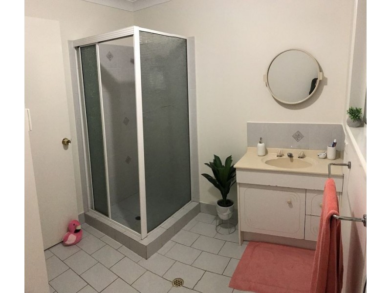 1/3 Quinlan Ct, Darling Heights QLD 4350