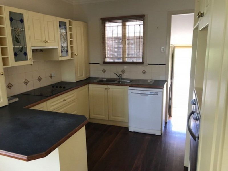 32 Renton St, Camp Hill QLD 4152