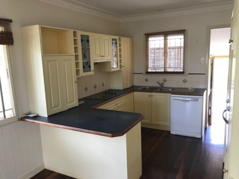 32 Renton St, Camp Hill QLD 4152