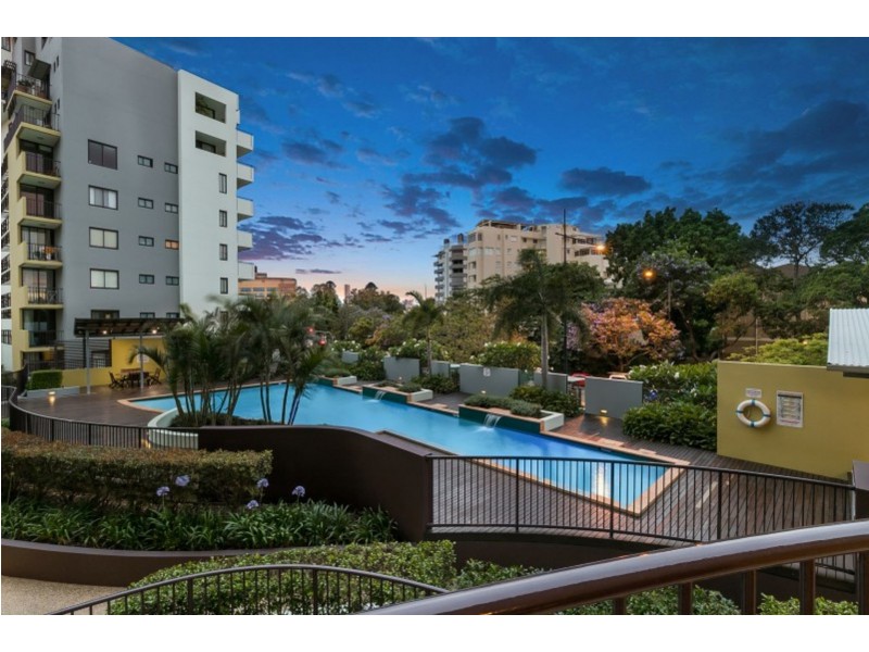112/8 Land St, Toowong QLD 4066
