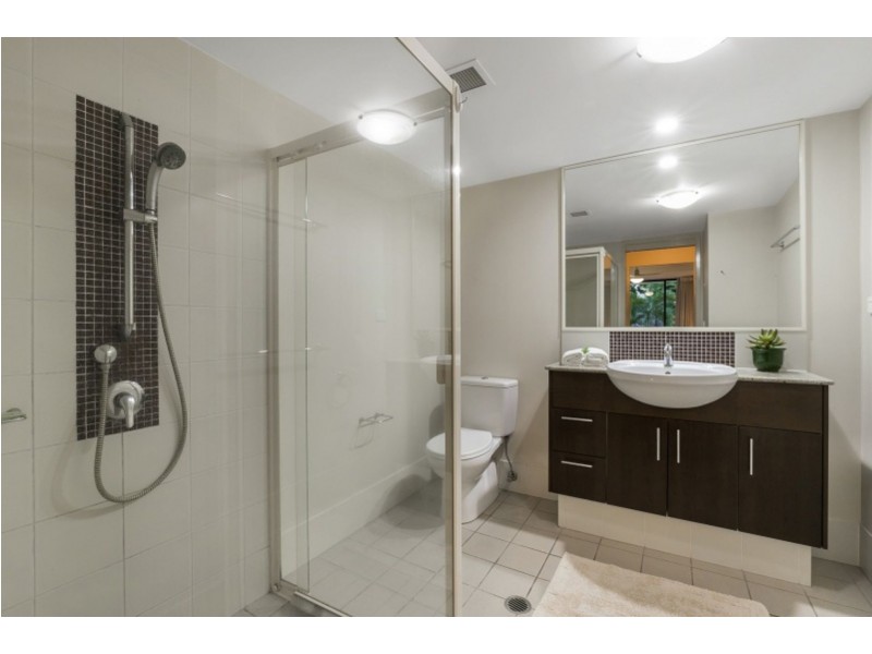 112/8 Land St, Toowong QLD 4066