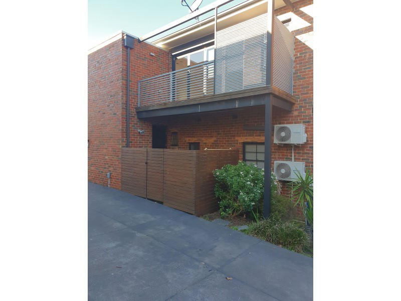 2/15 Munro St, Kew East VIC 3102