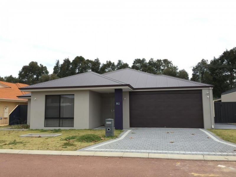 46 Pebble Bush Dr, Canning Vale WA 6155