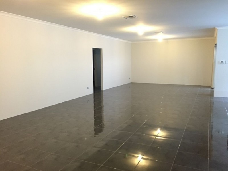 46 Pebble Bush Dr, Canning Vale WA 6155