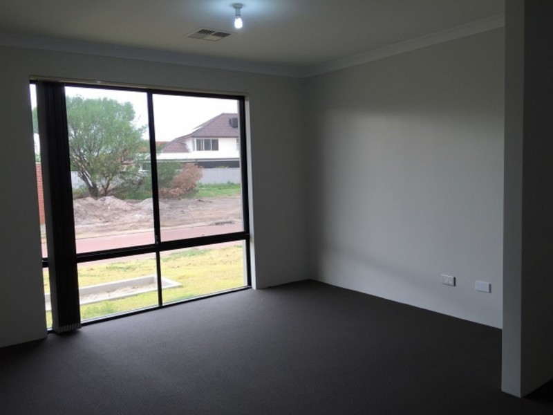 46 Pebble Bush Dr, Canning Vale WA 6155