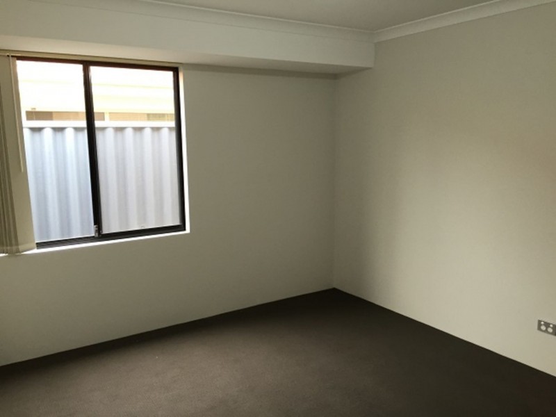 46 Pebble Bush Dr, Canning Vale WA 6155