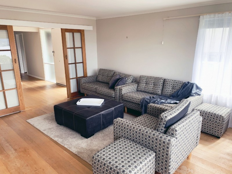 8 Red Knights Rd, Sandy Bay TAS 7005