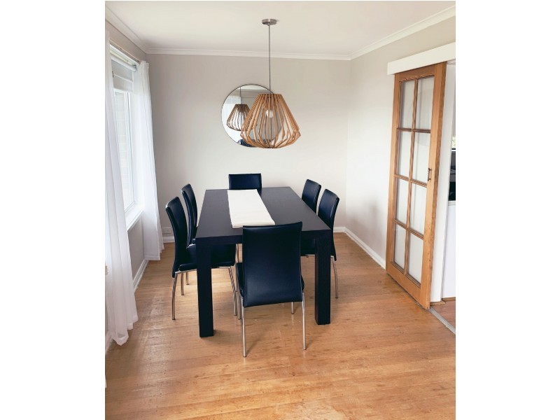 8 Red Knights Rd, Sandy Bay TAS 7005