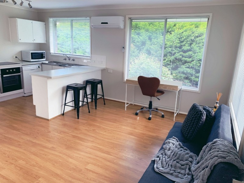 8 Red Knights Rd, Sandy Bay TAS 7005