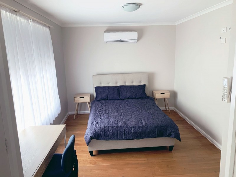 8 Red Knights Rd, Sandy Bay TAS 7005