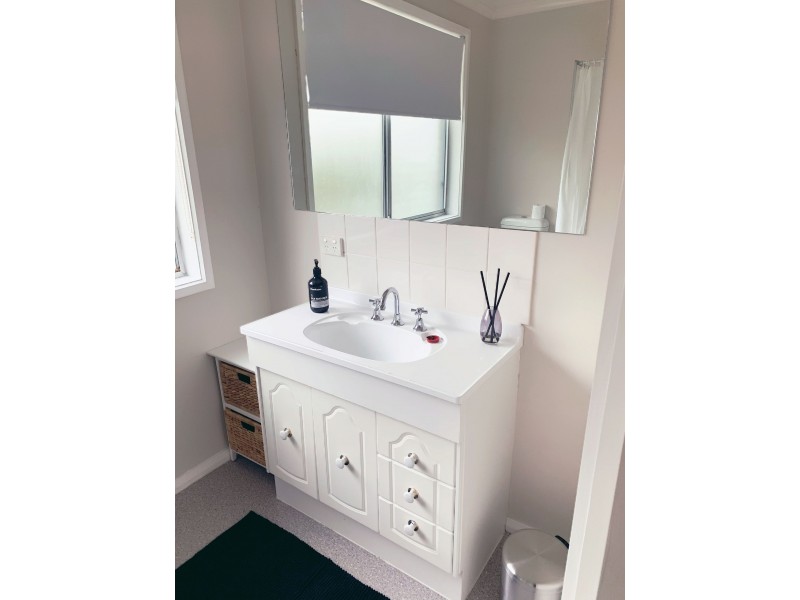 8 Red Knights Rd, Sandy Bay TAS 7005